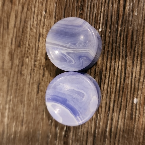 3/4" Stone Plugs - Picture 2 of 3